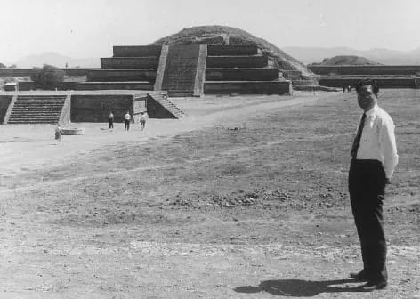 1962年　テオティワカン遺跡　祭壇　メキシコ　48歳